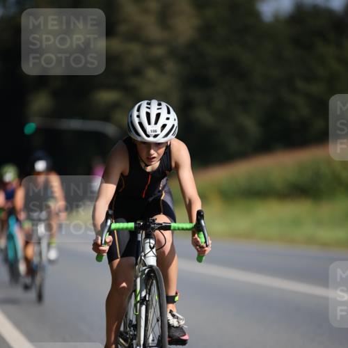 01.09.2024 - 17. Tribühne Triathlon H.Heesch http://msf.ph/oto/6941341 01.09.2024 10:44:02 Radfahren 186, 292, 293, 302 meine-sportfotos.de