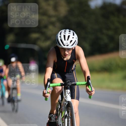 01.09.2024 - 17. Tribühne Triathlon H.Heesch http://msf.ph/oto/6941348 01.09.2024 10:44:02 Radfahren 186, 292, 293, 302 meine-sportfotos.de