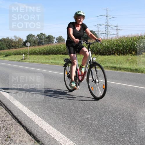01.09.2024 - 17. Tribühne Triathlon H.Heesch http://msf.ph/oto/6941350 01.09.2024 10:36:23 Radfahren 139, 262 meine-sportfotos.de