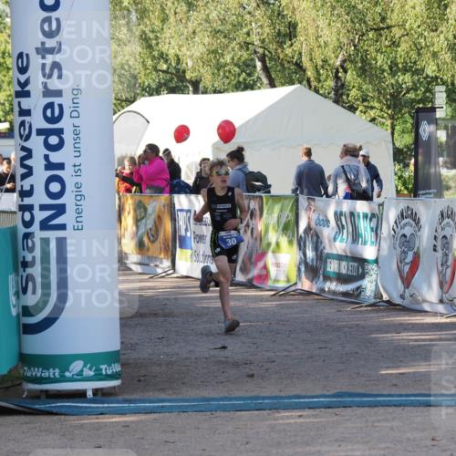 01.09.2024 - 17. Tribühne Triathlon Michael Strokosch http://msf.ph/oto/6941355 01.09.2024 09:12:24 Ziel 30 meine-sportfotos.de