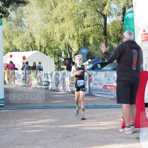 01.09.2024 - 17. Tribühne Triathlon Michael Strokosch http://msf.ph/oto/6941371 01.09.2024 09:12:27 Ziel 30 meine-sportfotos.de