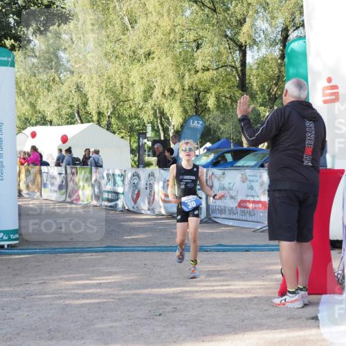01.09.2024 - 17. Tribühne Triathlon Michael Strokosch http://msf.ph/oto/6941372 01.09.2024 09:12:28 Ziel 30 meine-sportfotos.de