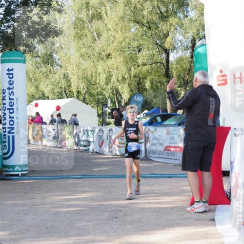 01.09.2024 - 17. Tribühne Triathlon Michael Strokosch http://msf.ph/oto/6941374 01.09.2024 09:12:28 Ziel 30 meine-sportfotos.de