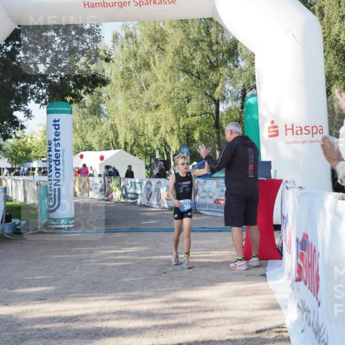 01.09.2024 - 17. Tribühne Triathlon Michael Strokosch http://msf.ph/oto/6941376 01.09.2024 09:12:29 Ziel 30 meine-sportfotos.de