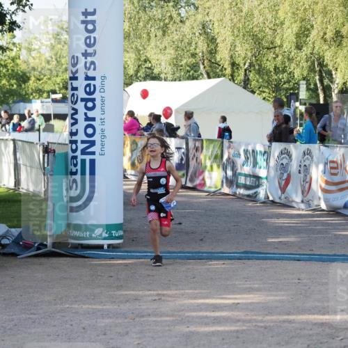 01.09.2024 - 17. Tribühne Triathlon Michael Strokosch http://msf.ph/oto/6941386 01.09.2024 09:13:02 Ziel 25 meine-sportfotos.de