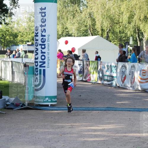 01.09.2024 - 17. Tribühne Triathlon Michael Strokosch http://msf.ph/oto/6941387 01.09.2024 09:13:03 Ziel 25 meine-sportfotos.de