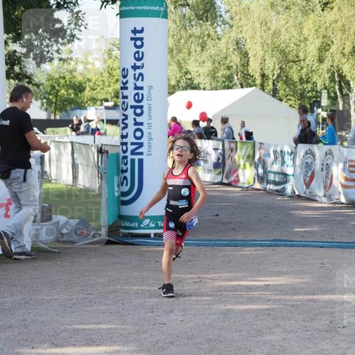 01.09.2024 - 17. Tribühne Triathlon Michael Strokosch http://msf.ph/oto/6941392 01.09.2024 09:13:04 Ziel 25 meine-sportfotos.de