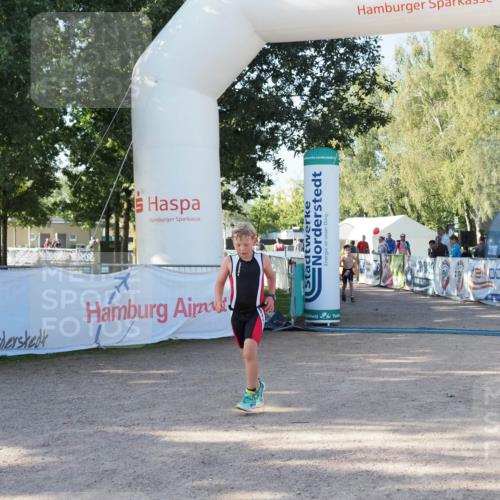 01.09.2024 - 17. Tribühne Triathlon Michael Strokosch http://msf.ph/oto/6941430 01.09.2024 09:13:55 Ziel 14, 27 meine-sportfotos.de