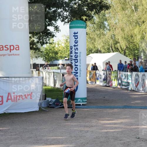 01.09.2024 - 17. Tribühne Triathlon Michael Strokosch http://msf.ph/oto/6941435 01.09.2024 09:13:58 Ziel 14, 27 meine-sportfotos.de