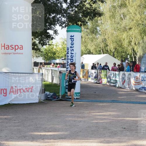 01.09.2024 - 17. Tribühne Triathlon Michael Strokosch http://msf.ph/oto/6941440 01.09.2024 09:14:06 Ziel 1 meine-sportfotos.de