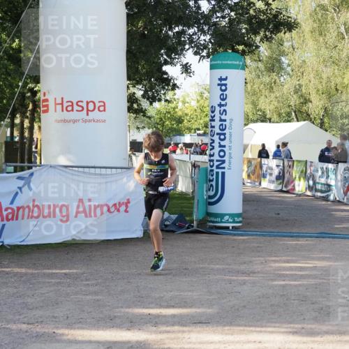 01.09.2024 - 17. Tribühne Triathlon Michael Strokosch http://msf.ph/oto/6941445 01.09.2024 09:14:07 Ziel 1, 40 meine-sportfotos.de