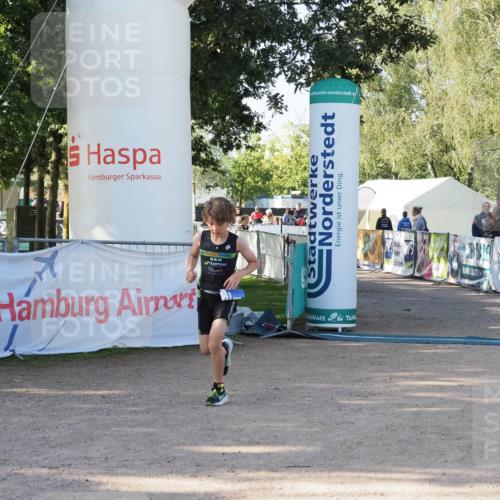 01.09.2024 - 17. Tribühne Triathlon Michael Strokosch http://msf.ph/oto/6941446 01.09.2024 09:14:07 Ziel 1, 40 meine-sportfotos.de
