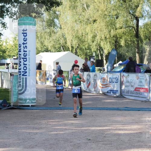01.09.2024 - 17. Tribühne Triathlon Michael Strokosch http://msf.ph/oto/6941459 01.09.2024 09:14:17 Ziel 40, 43, 55 meine-sportfotos.de