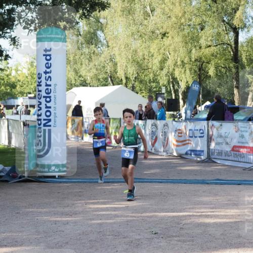 01.09.2024 - 17. Tribühne Triathlon Michael Strokosch http://msf.ph/oto/6941462 01.09.2024 09:14:17 Ziel 40, 43, 55 meine-sportfotos.de
