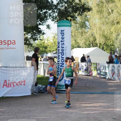 01.09.2024 - 17. Tribühne Triathlon Michael Strokosch http://msf.ph/oto/6941469 01.09.2024 09:14:19 Ziel 42, 43, 55 meine-sportfotos.de