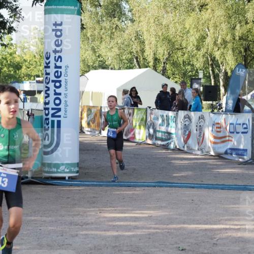 01.09.2024 - 17. Tribühne Triathlon Michael Strokosch http://msf.ph/oto/6941473 01.09.2024 09:14:24 Ziel 42 meine-sportfotos.de