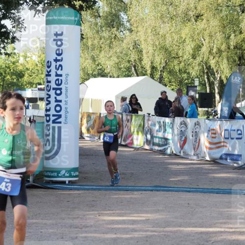01.09.2024 - 17. Tribühne Triathlon Michael Strokosch http://msf.ph/oto/6941474 01.09.2024 09:14:24 Ziel 42 meine-sportfotos.de