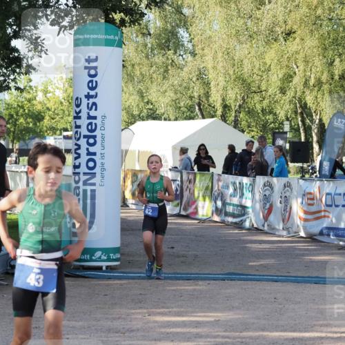 01.09.2024 - 17. Tribühne Triathlon Michael Strokosch http://msf.ph/oto/6941476 01.09.2024 09:14:24 Ziel 42 meine-sportfotos.de