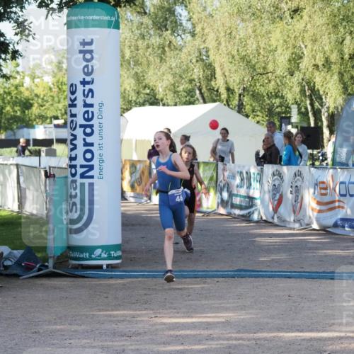 01.09.2024 - 17. Tribühne Triathlon Michael Strokosch http://msf.ph/oto/6941481 01.09.2024 09:14:43 Ziel 20, 44, 46 meine-sportfotos.de