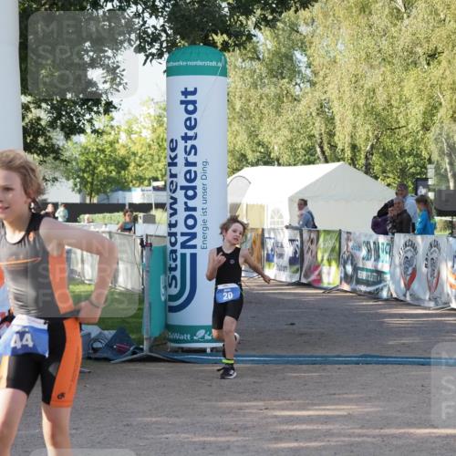 01.09.2024 - 17. Tribühne Triathlon Michael Strokosch http://msf.ph/oto/6941494 01.09.2024 09:14:47 Ziel 20, 44, 46, 51 meine-sportfotos.de