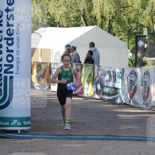 01.09.2024 - 17. Tribühne Triathlon Michael Strokosch http://msf.ph/oto/6941525 01.09.2024 09:15:06 Ziel 12, 19, 37 meine-sportfotos.de
