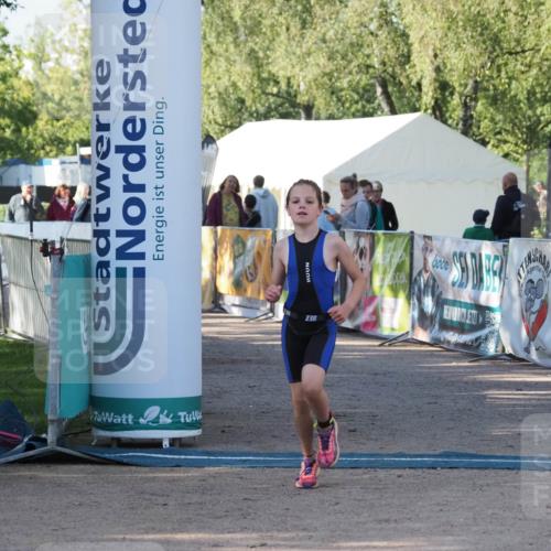01.09.2024 - 17. Tribühne Triathlon Michael Strokosch http://msf.ph/oto/6941550 01.09.2024 09:15:23 Ziel 34 meine-sportfotos.de