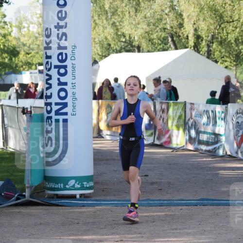 01.09.2024 - 17. Tribühne Triathlon Michael Strokosch http://msf.ph/oto/6941551 01.09.2024 09:15:23 Ziel 34 meine-sportfotos.de