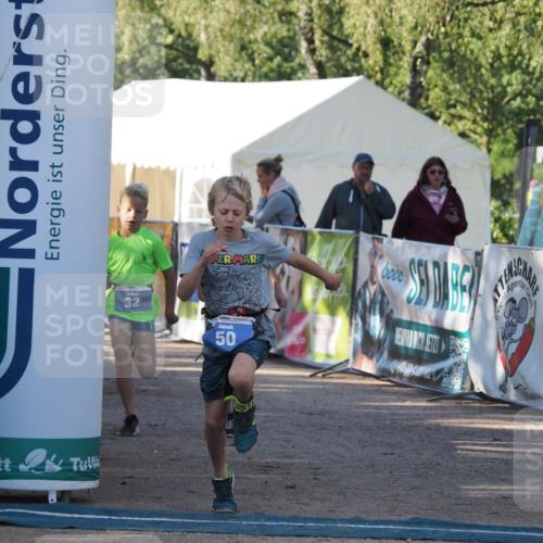 01.09.2024 - 17. Tribühne Triathlon Michael Strokosch http://msf.ph/oto/6941557 01.09.2024 09:15:42 Ziel 18, 32, 50 meine-sportfotos.de
