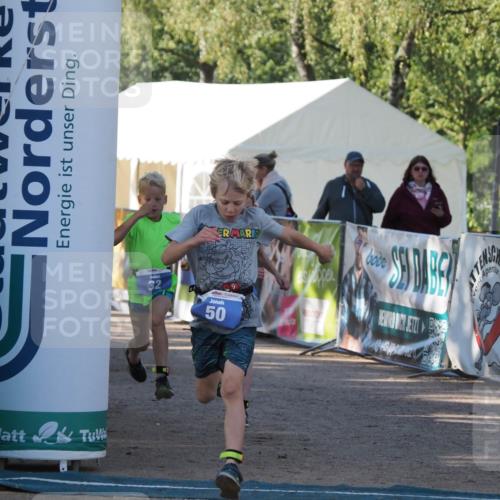 01.09.2024 - 17. Tribühne Triathlon Michael Strokosch http://msf.ph/oto/6941558 01.09.2024 09:15:43 Ziel 18, 32, 50 meine-sportfotos.de