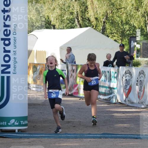01.09.2024 - 17. Tribühne Triathlon Michael Strokosch http://msf.ph/oto/6941589 01.09.2024 09:15:56 Ziel 23, 36, 54 meine-sportfotos.de