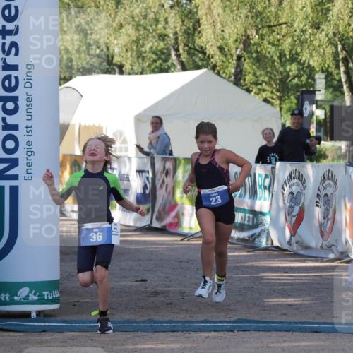 01.09.2024 - 17. Tribühne Triathlon Michael Strokosch http://msf.ph/oto/6941591 01.09.2024 09:15:56 Ziel 23, 36, 54 meine-sportfotos.de