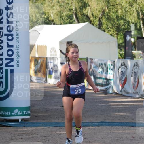 01.09.2024 - 17. Tribühne Triathlon Michael Strokosch http://msf.ph/oto/6941598 01.09.2024 09:15:58 Ziel 23, 36, 54 meine-sportfotos.de