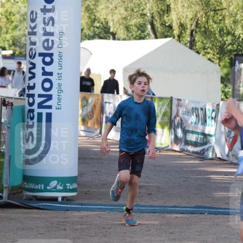 01.09.2024 - 17. Tribühne Triathlon Michael Strokosch http://msf.ph/oto/6941605 01.09.2024 09:16:03 Ziel 31, 54 meine-sportfotos.de