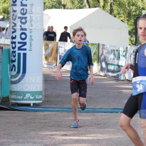 01.09.2024 - 17. Tribühne Triathlon Michael Strokosch http://msf.ph/oto/6941607 01.09.2024 09:16:03 Ziel 31, 54 meine-sportfotos.de
