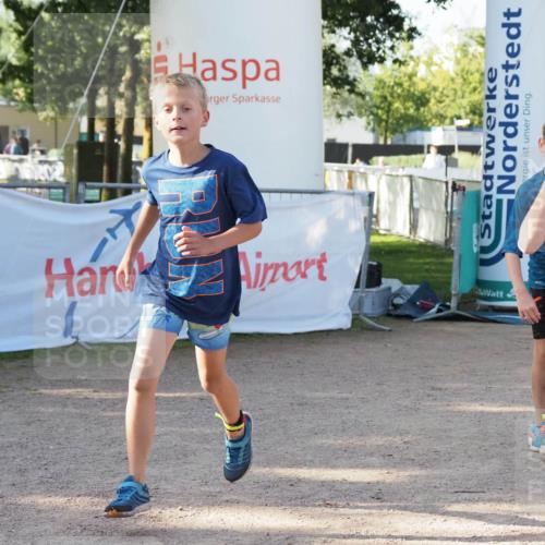 01.09.2024 - 17. Tribühne Triathlon Michael Strokosch http://msf.ph/oto/6941611 01.09.2024 09:16:11 Ziel 31 meine-sportfotos.de