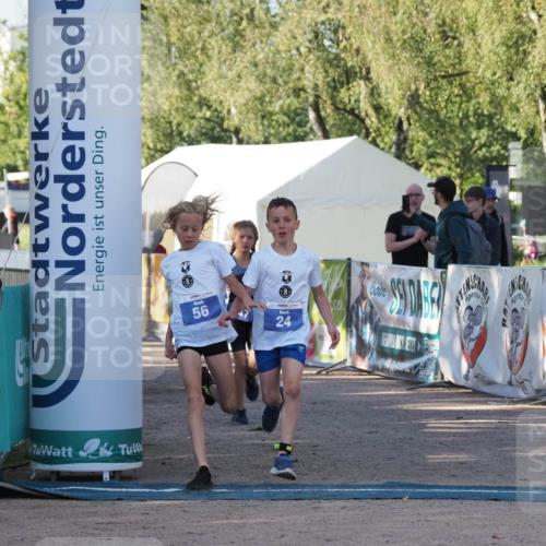 01.09.2024 - 17. Tribühne Triathlon Michael Strokosch http://msf.ph/oto/6941619 01.09.2024 09:16:32 Ziel 22, 24, 47, 56 meine-sportfotos.de
