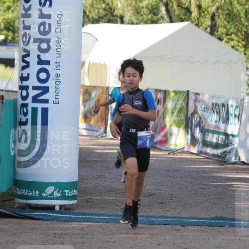 01.09.2024 - 17. Tribühne Triathlon Michael Strokosch http://msf.ph/oto/6941645 01.09.2024 09:16:42 Ziel 6, 38 meine-sportfotos.de