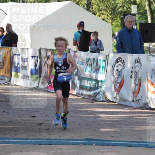 01.09.2024 - 17. Tribühne Triathlon Michael Strokosch http://msf.ph/oto/6941680 01.09.2024 09:17:33 Ziel 3 meine-sportfotos.de