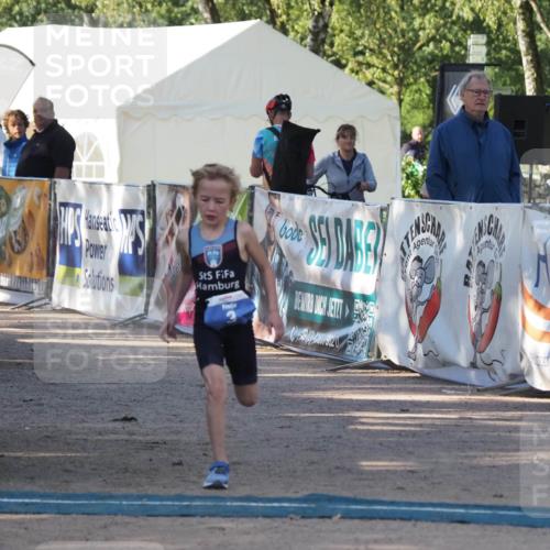 01.09.2024 - 17. Tribühne Triathlon Michael Strokosch http://msf.ph/oto/6941681 01.09.2024 09:17:33 Ziel 3 meine-sportfotos.de