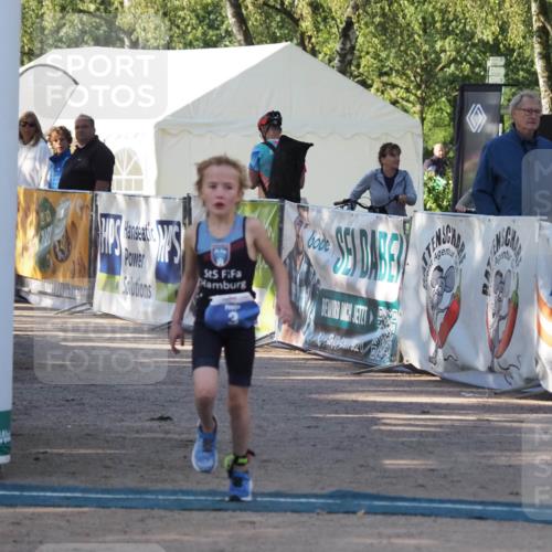 01.09.2024 - 17. Tribühne Triathlon Michael Strokosch http://msf.ph/oto/6941684 01.09.2024 09:17:33 Ziel 3 meine-sportfotos.de