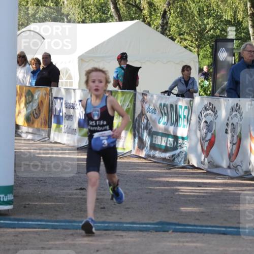 01.09.2024 - 17. Tribühne Triathlon Michael Strokosch http://msf.ph/oto/6941685 01.09.2024 09:17:33 Ziel 3 meine-sportfotos.de