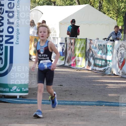 01.09.2024 - 17. Tribühne Triathlon Michael Strokosch http://msf.ph/oto/6941690 01.09.2024 09:17:34 Ziel 3 meine-sportfotos.de