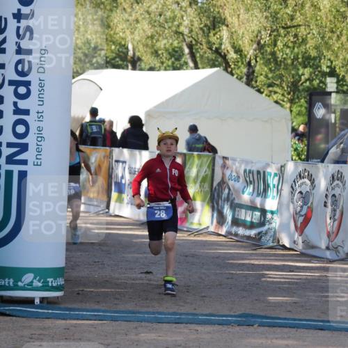 01.09.2024 - 17. Tribühne Triathlon Michael Strokosch http://msf.ph/oto/6941691 01.09.2024 09:17:57 Ziel 28 meine-sportfotos.de