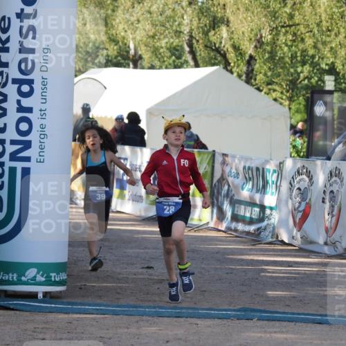 01.09.2024 - 17. Tribühne Triathlon Michael Strokosch http://msf.ph/oto/6941694 01.09.2024 09:17:58 Ziel 28 meine-sportfotos.de