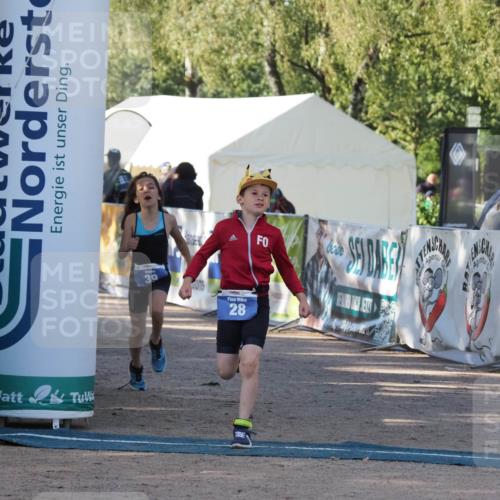 01.09.2024 - 17. Tribühne Triathlon Michael Strokosch http://msf.ph/oto/6941695 01.09.2024 09:17:58 Ziel 28 meine-sportfotos.de