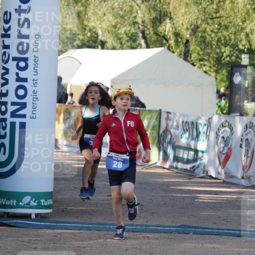 01.09.2024 - 17. Tribühne Triathlon Michael Strokosch http://msf.ph/oto/6941698 01.09.2024 09:17:58 Ziel 28 meine-sportfotos.de
