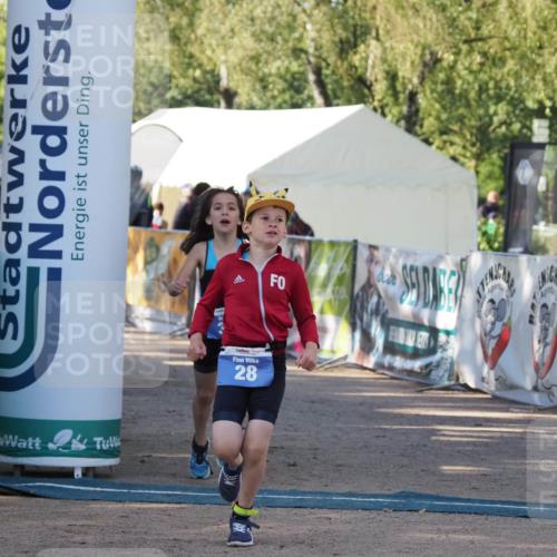 01.09.2024 - 17. Tribühne Triathlon Michael Strokosch http://msf.ph/oto/6941700 01.09.2024 09:17:59 Ziel 28 meine-sportfotos.de
