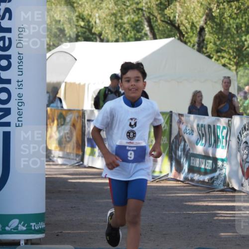 01.09.2024 - 17. Tribühne Triathlon Michael Strokosch http://msf.ph/oto/6941718 01.09.2024 09:18:25 Ziel 9 meine-sportfotos.de