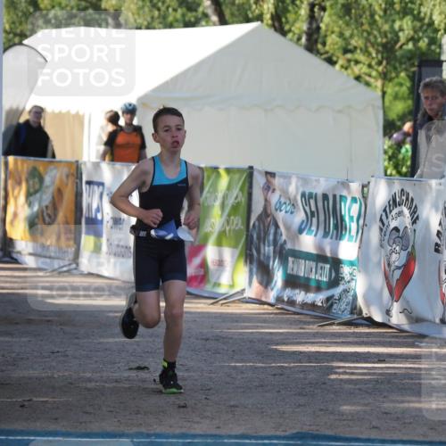 01.09.2024 - 17. Tribühne Triathlon Michael Strokosch http://msf.ph/oto/6941731 01.09.2024 09:19:09 Ziel 21 meine-sportfotos.de