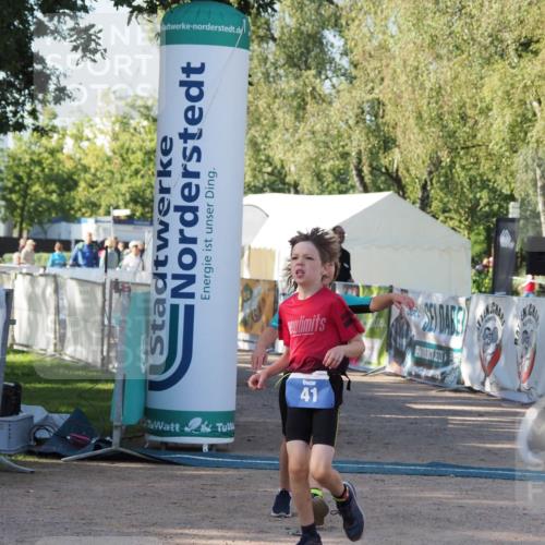 01.09.2024 - 17. Tribühne Triathlon Michael Strokosch http://msf.ph/oto/6941753 01.09.2024 09:20:23 Ziel 5, 41 meine-sportfotos.de
